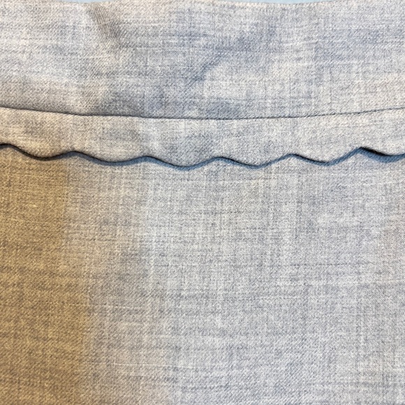 J. Crew Light Gray Pencil Skirt Mini. Small Scallion All Around Waist. Size 8 - Picture 2 of 4